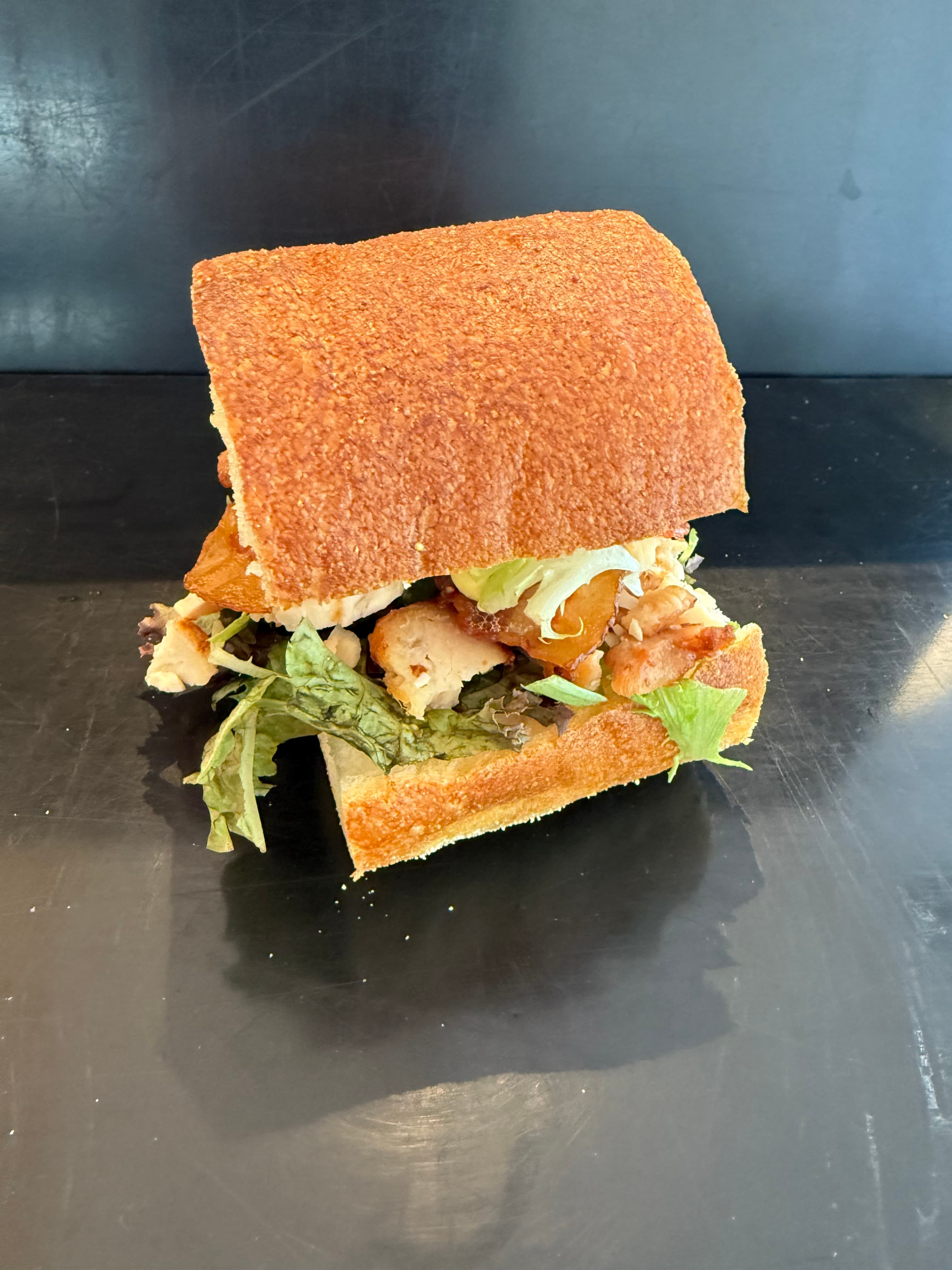 Kylling & bacon m. karry dressing